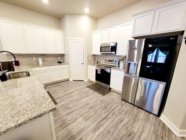 Foto del edificio - 3316 Viola Ave