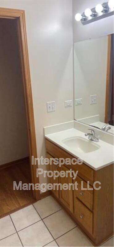 Building Photo - 1335 Rock Run Dr
