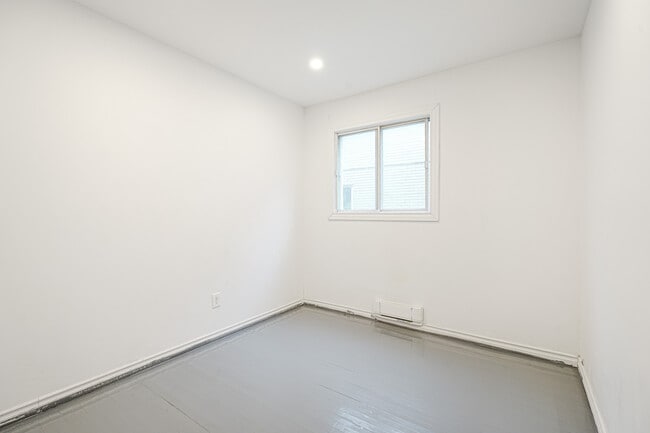 Building Photo - 3970 Rue Prieur E