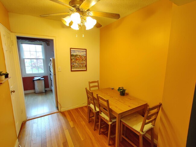 Dining Room - 230 N George Mason Dr