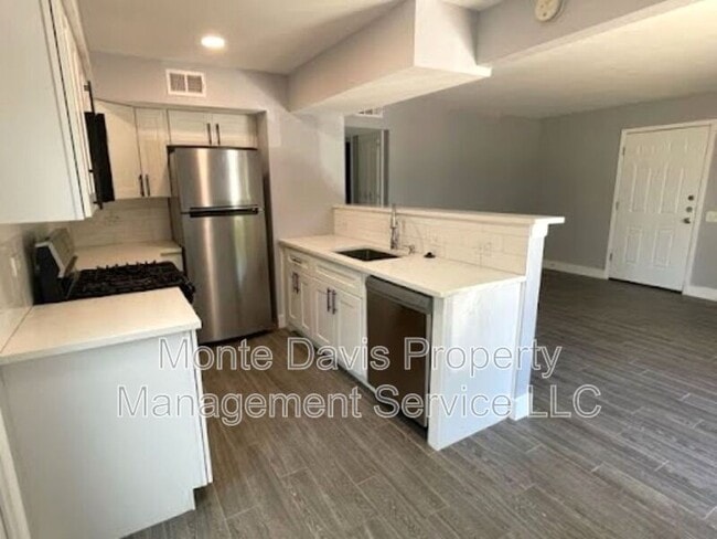 Foto del edificio - 2504 Manor Cir