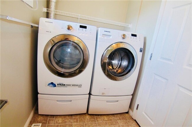 Insuite laundry - 213 Copperfield Ln SE