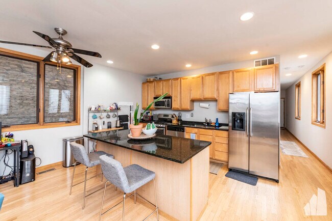 Foto del edificio - 1401 N Artesian Ave