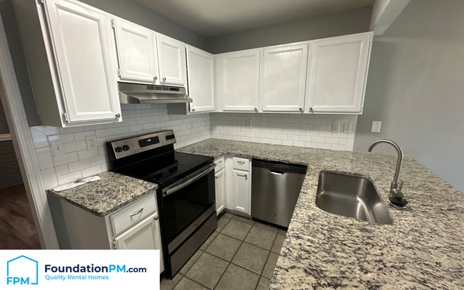 Building Photo - 377 Taylors Way