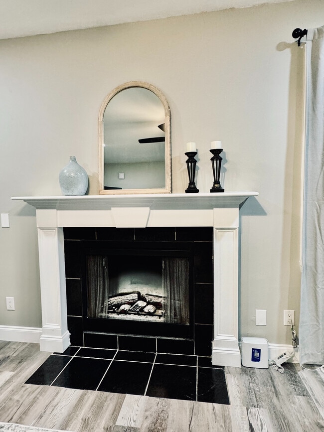 Building Photo - Room in Single Family Home on Polar Rock Rd SW