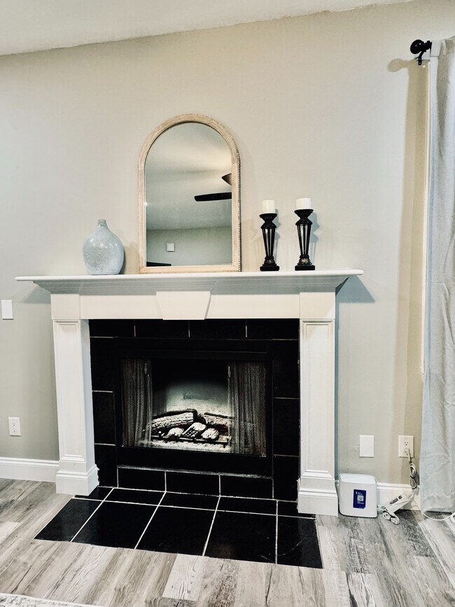 Foto del edificio - Room in Single Family Home on Polar Rock Rd SW