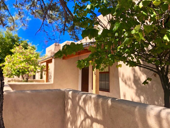 Foto principal - 200 Rio Grande Blvd SW