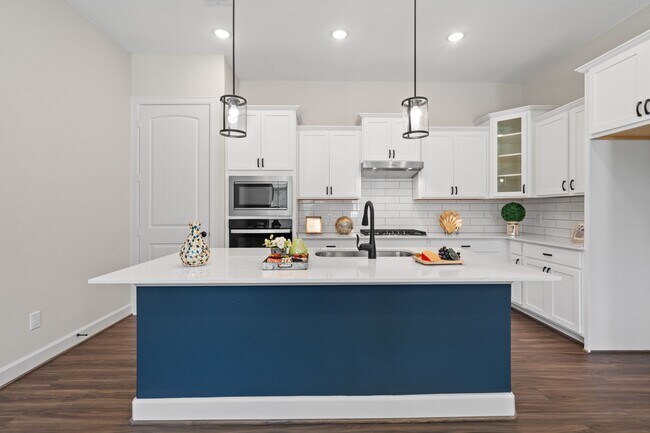 Foto del edificio - 1206 Hidden Oaks Dr