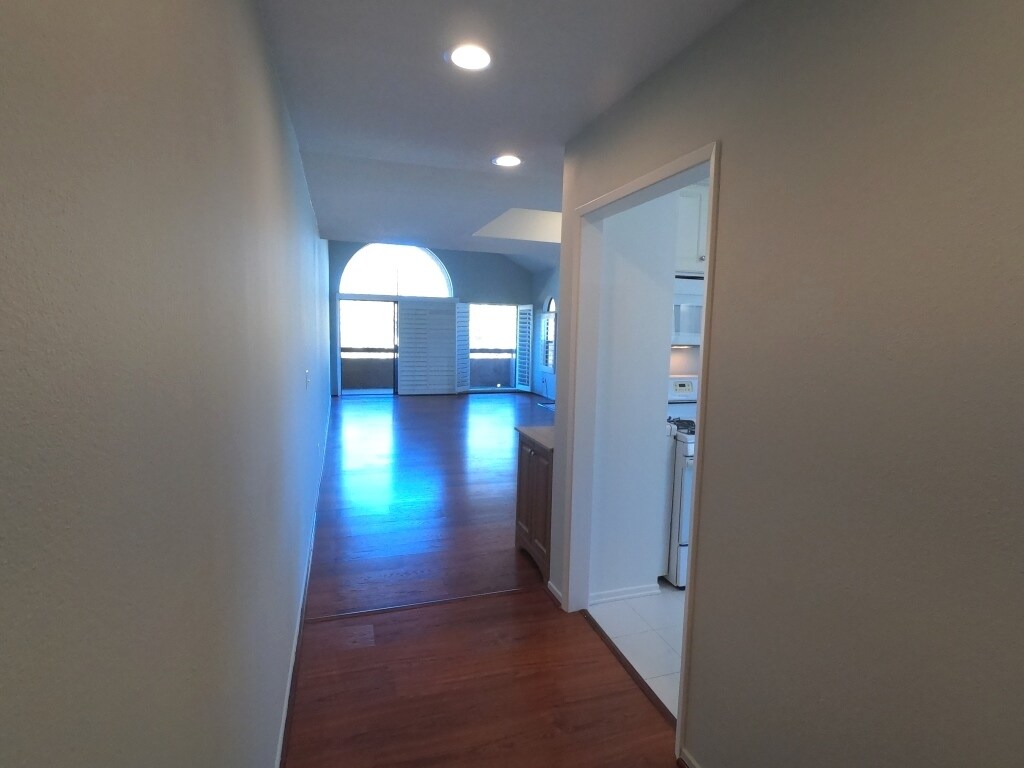 14572 Dickens St Unit 303, Sherman Oaks, CA 91403 Condo for Rent in