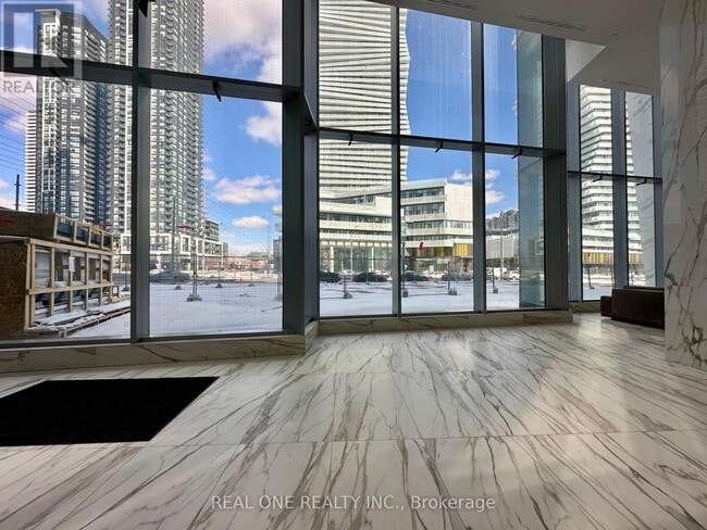 Photo du bâtiment - 448 Burnhamthorpe Rd W