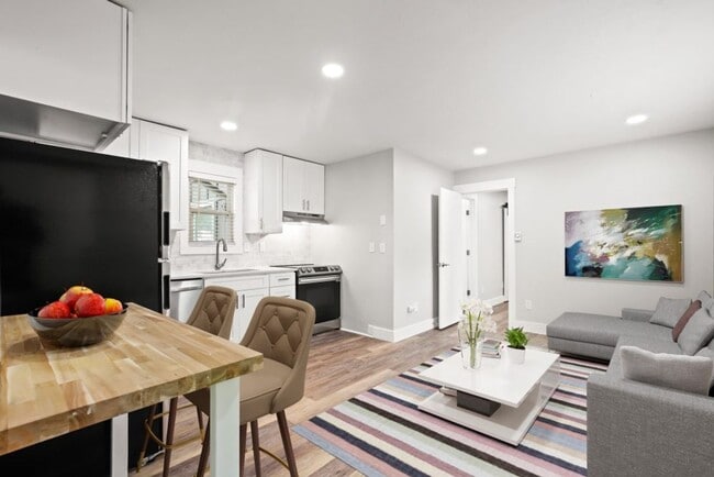 Photo - August 2026 Prelease! 1 Bedroom in North Boulder Apartment