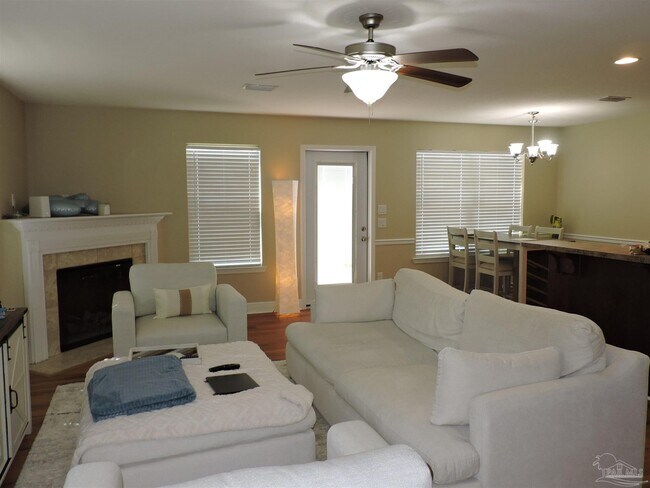 Foto del edificio - 3885 Weatherstone Cir