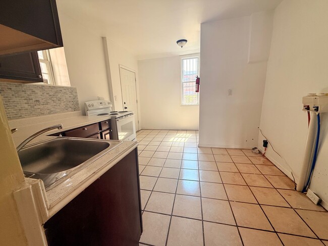 Photo - 3843 N 10th St (Philadelphia, PA) House