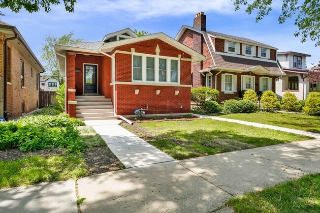 Building Photo - 1115 N Taylor Ave