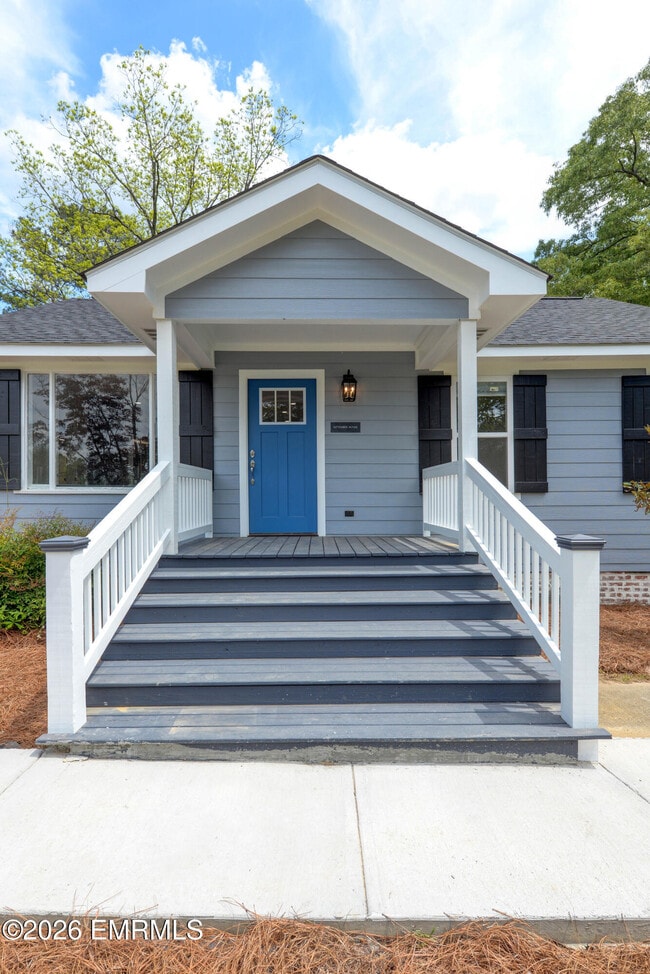 Building Photo - 554 Edwards Rd