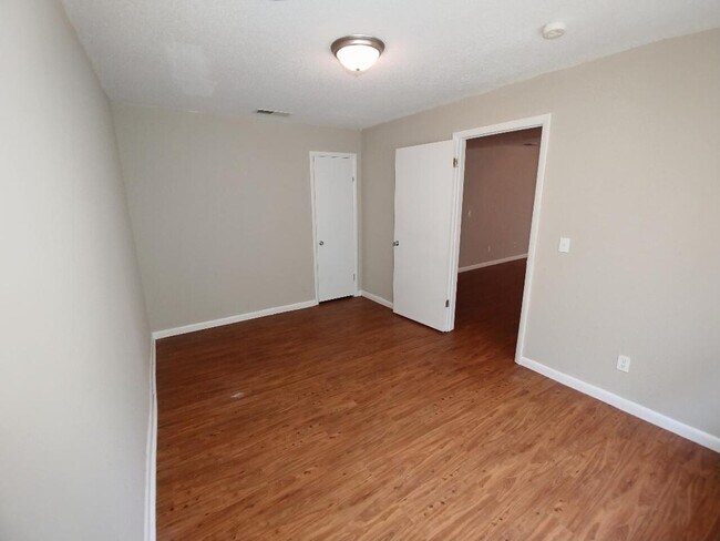 Building Photo - Shelby Street Apartments