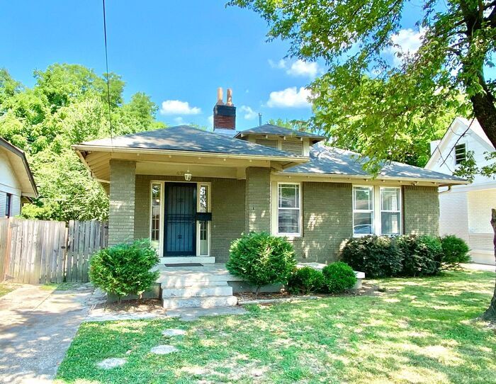 Primary Photo - Great 3 BR Midtown Home now Available!