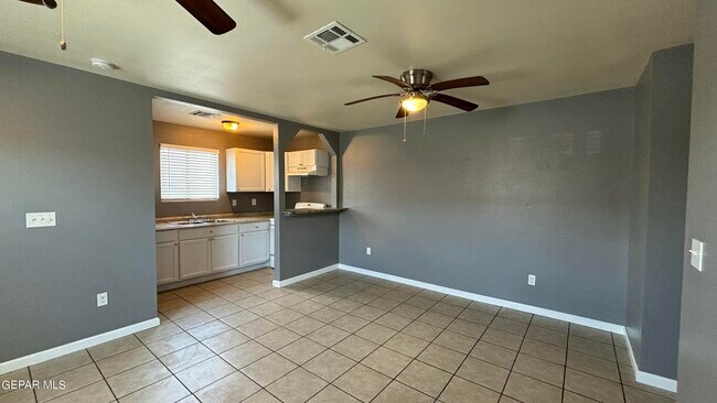 Foto del edificio - 136 Keeney Court