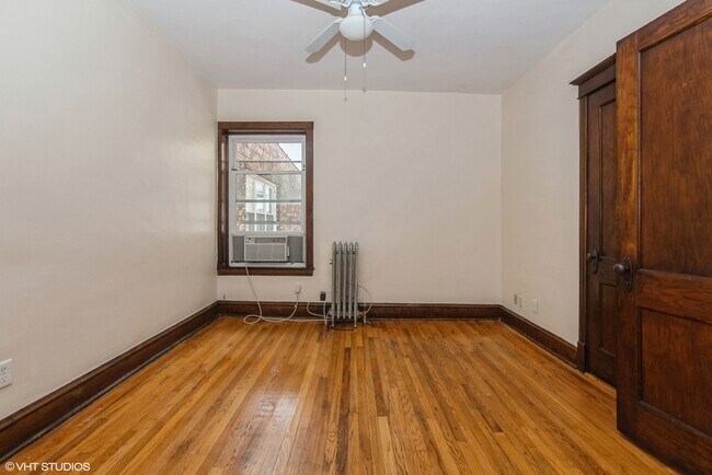Foto del edificio - 4732 S St Lawrence Ave