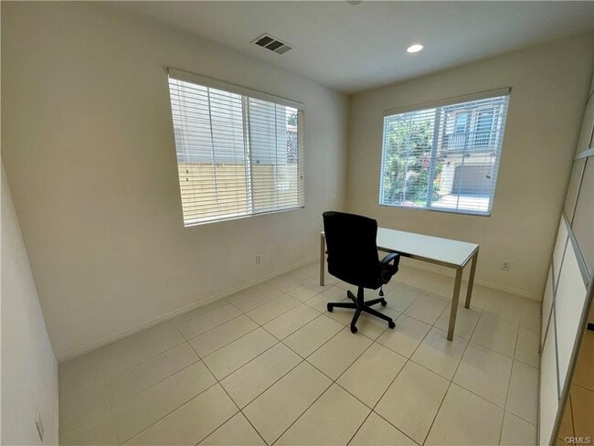 Building Photo - 1226 N Vecino Ln