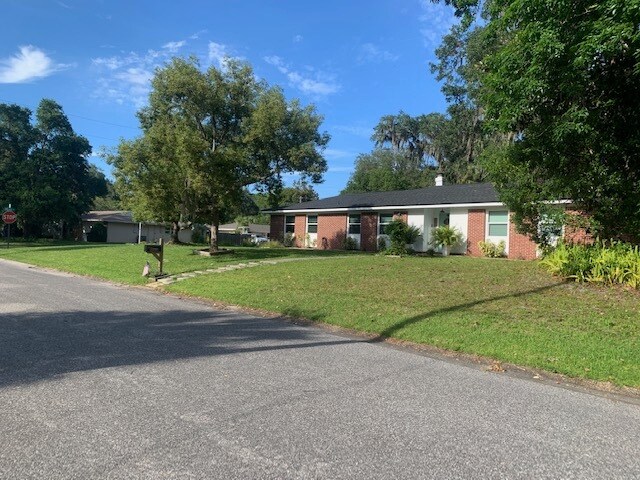 Building Photo - 646 Palm Dr