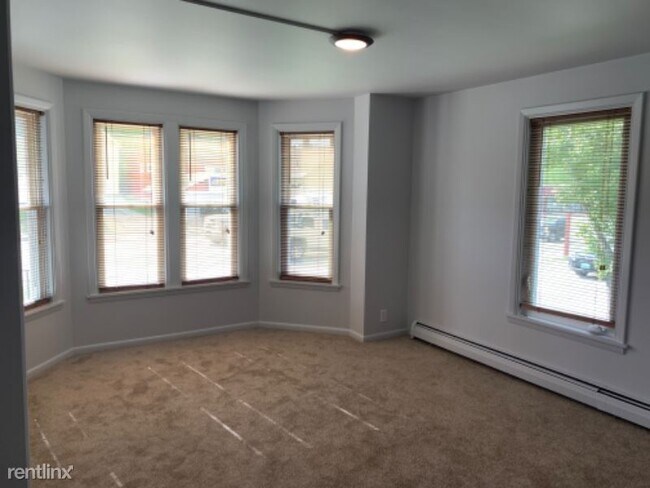 Foto del edificio - 200 S Main St