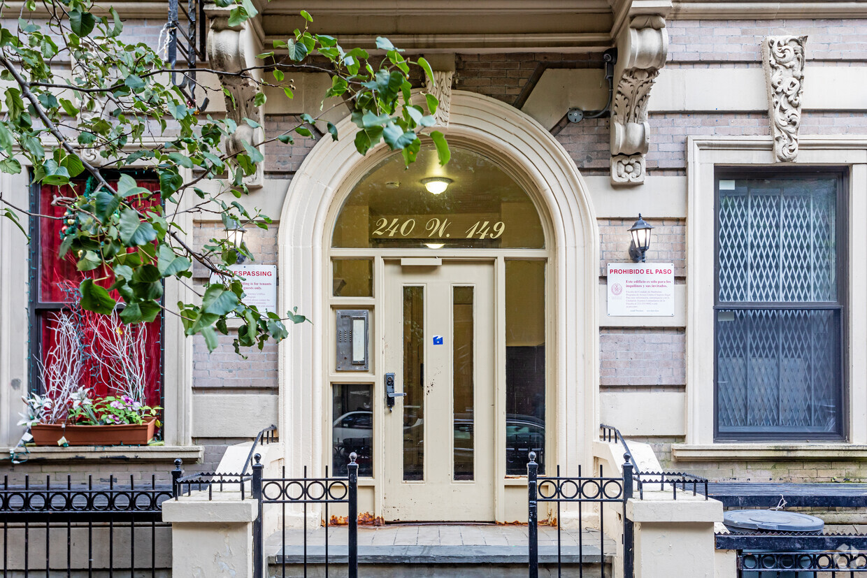 Entrance - 240-242 W 149th St