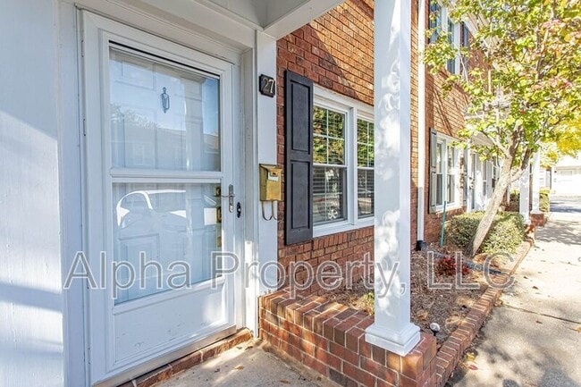 Foto del edificio - 501 Edwards Rd