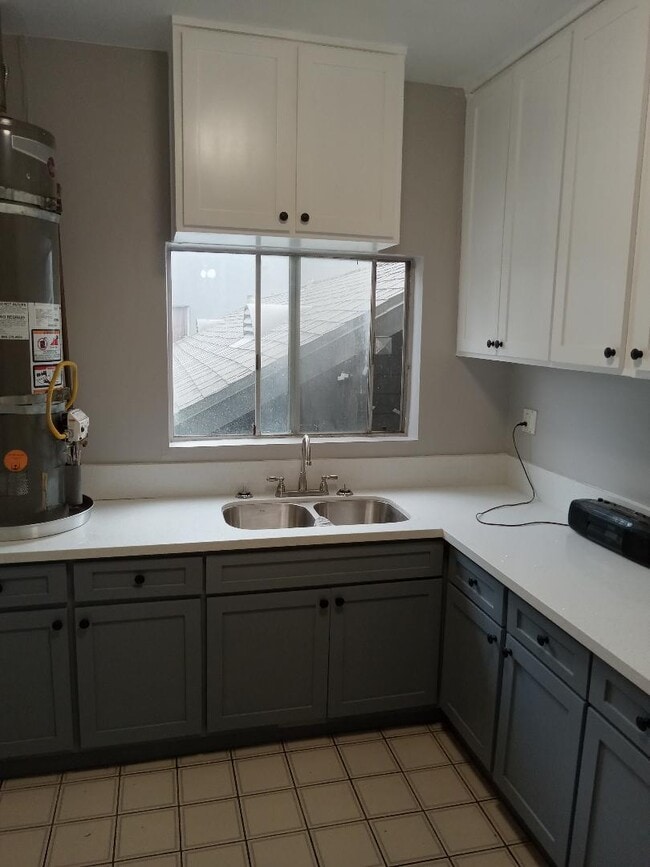 Foto del edificio - 4720 S Normandie Ave