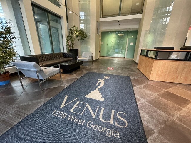 Photo du bâtiment - 1239 W Georgia St