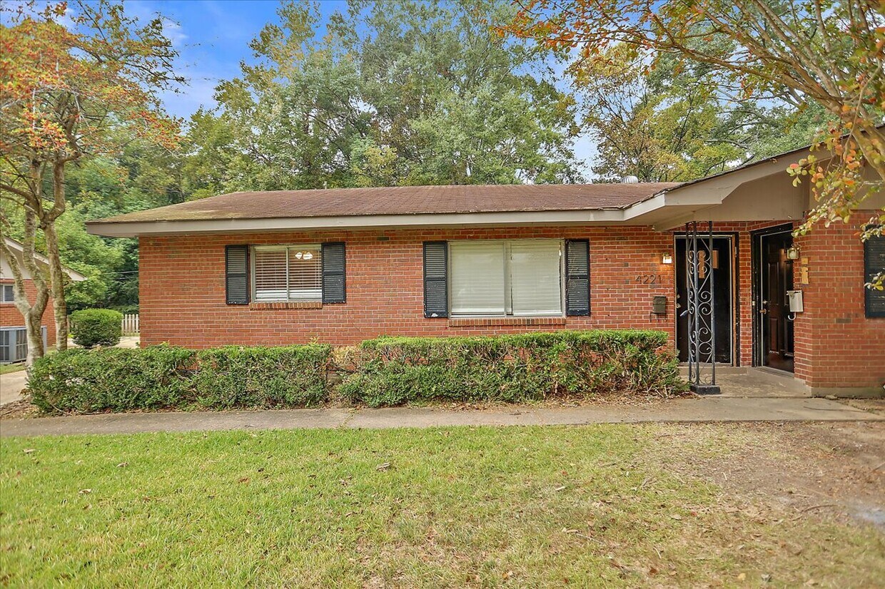 4221 Hawthorne Ct, Jackson, MS 39206 Townhome Rentals in Jackson MS