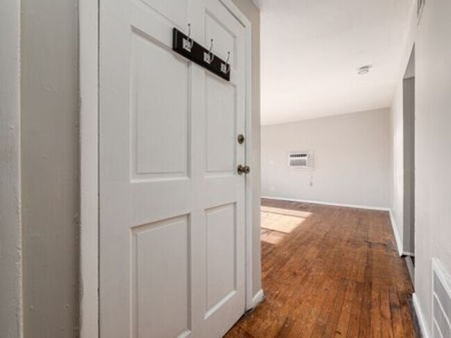 Building Photo - 780 Moon Rd