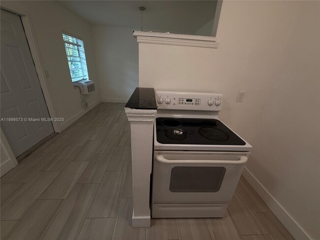 Foto del edificio - 930 SW 29th St