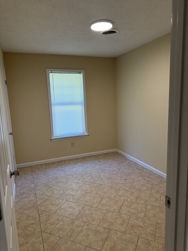 Foto del edificio - 103 Issac Dr