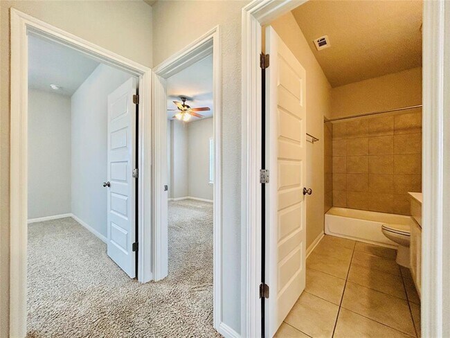 Building Photo - 1156 Capra Ln