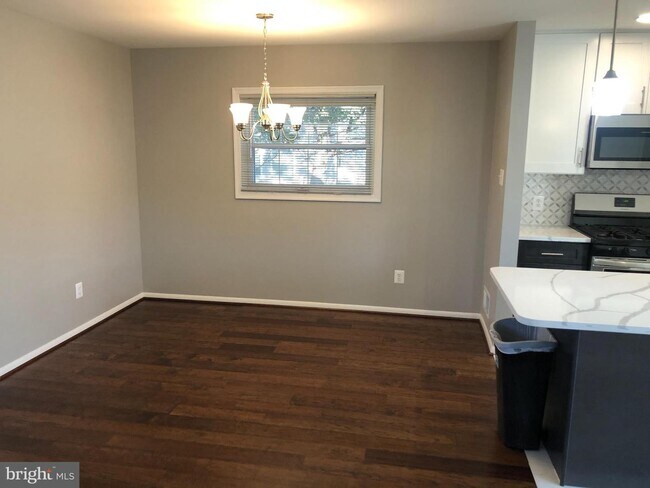 Building Photo - 7402 Leesville Blvd