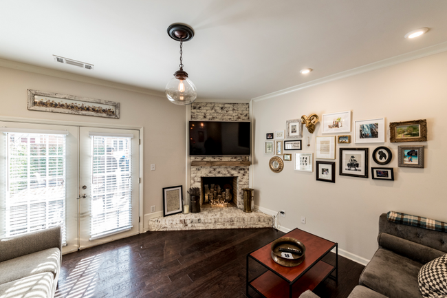 Foto del edificio - 520 N Poplar St