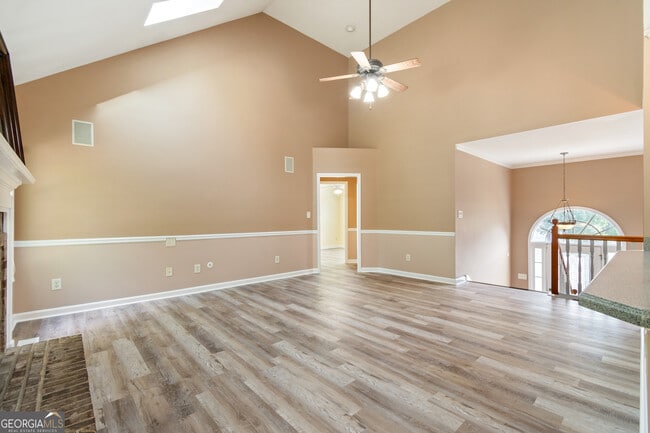 Building Photo - 712 Ridgewood Way