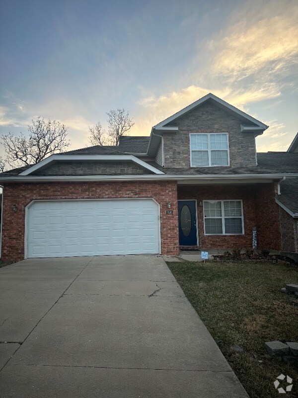 Apartments For Rent in Iberia MO with Hardwood Floors 3 Rentals