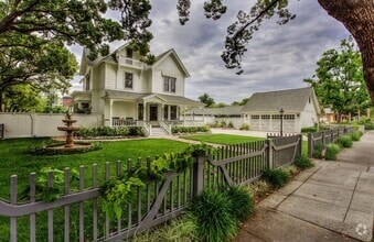 Building Photo - 205 E Palmyra Ave