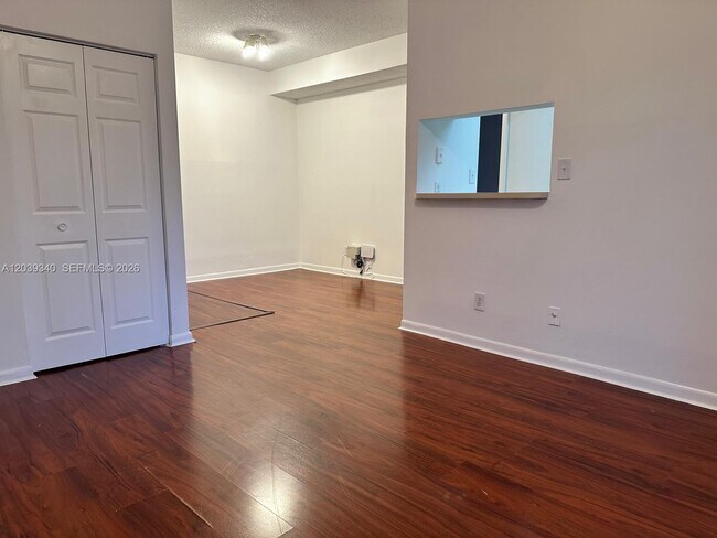 Foto del edificio - 840 Cypress Park Way