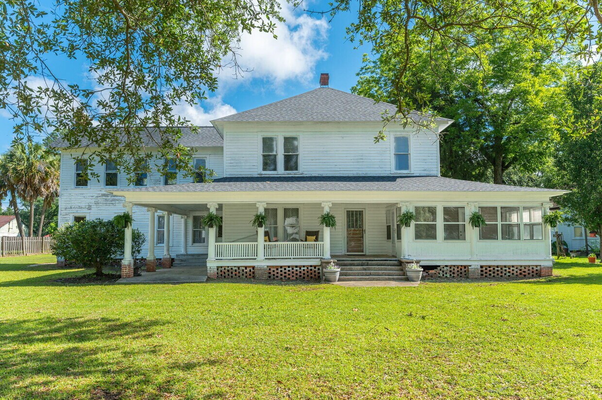 Primary Photo - 21131 Seminole St