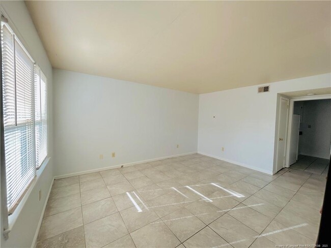 Building Photo - 2127 Grand Prix Dr