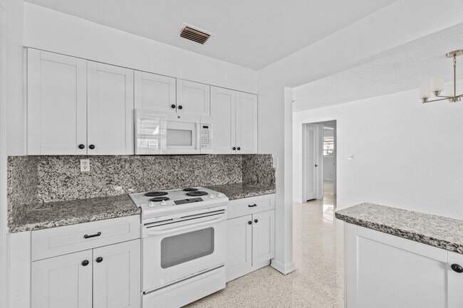 Foto del edificio - 211 Sunrise Ave