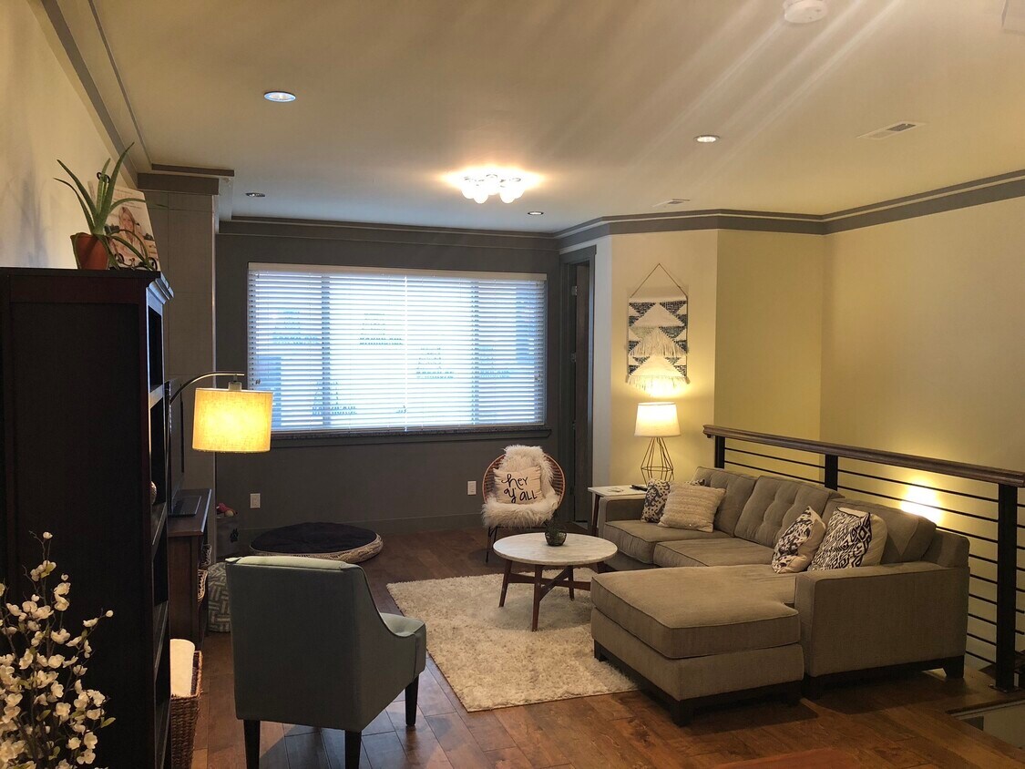Sala de estar - 2830 W 26th Ave