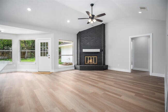 Foto del edificio - 1406 Kent Way