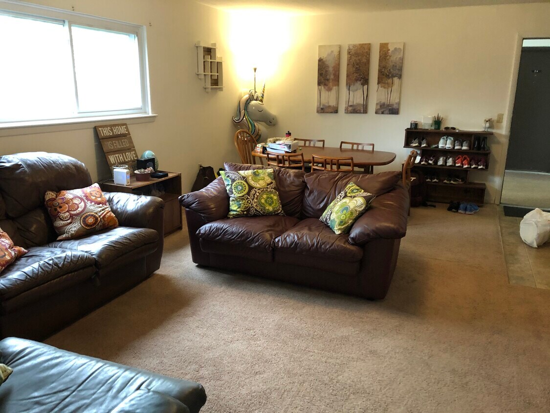 Building Photo - 400 Green St