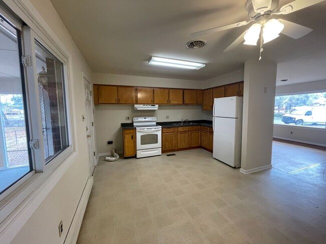 Building Photo - 6300 Binns Ave