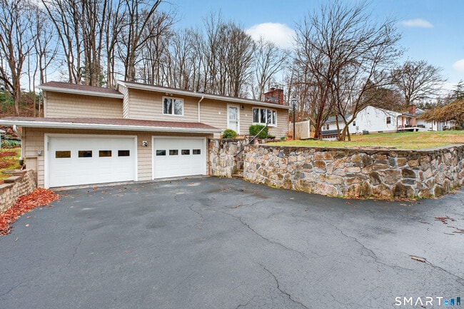 Building Photo - 6 Brighton St