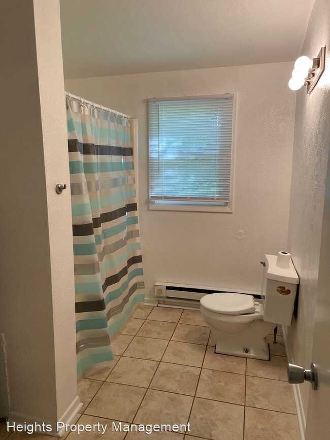 Building Photo - 1 br, 1 bath House - 218 SW Third Street U...